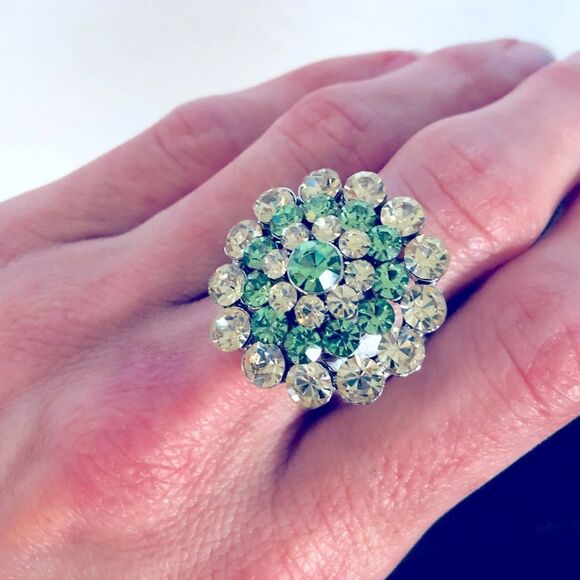 Peridot Rhinestone Crystal Bling Statement Costume Ring - Picture 2 of 4